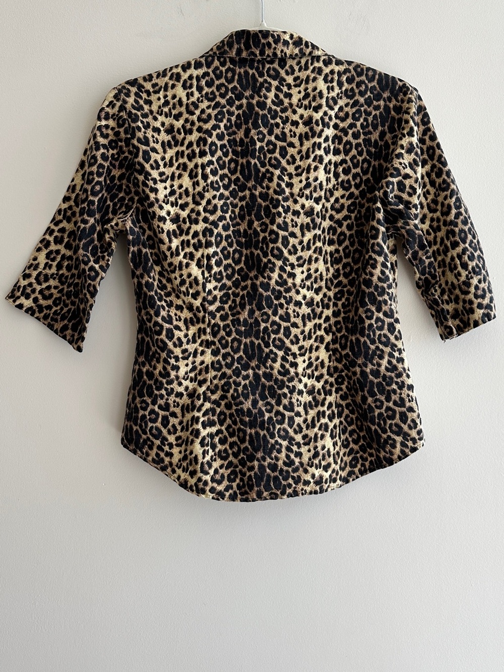 David Brooks Women’s Linen-Cotton Blend Cheetah Print Button Down Shirt, Size 4 - Picture 12 of 16